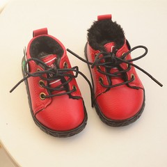 Зимние ботинки красные